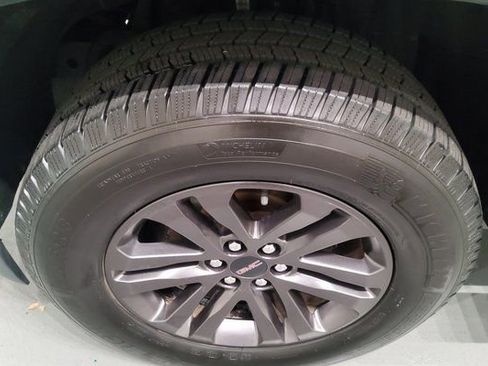 Used 2018 GMC Canyon SLE w/ Nightfall Edition image 34