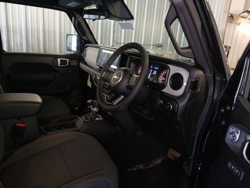 New 2026 Jeep Wrangler Unlimited Sport w/ Convenience Group image 27