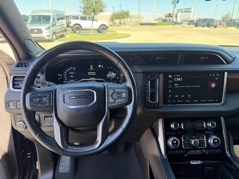 Used 2023 GMC Yukon XL Denali Ultimate image 15