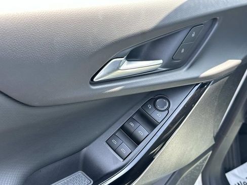 Used 2026 Chevrolet Equinox LT FWD image 19