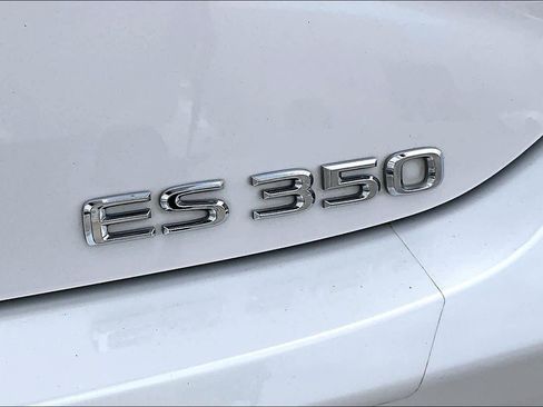 Used 2022 Lexus ES 350 w/ Premium Package image 10