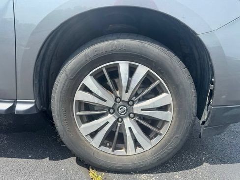 Used 2017 Nissan Pathfinder SV AWD/4WD image 9