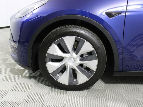 Used 2021 Tesla Model Y Long Range image 4