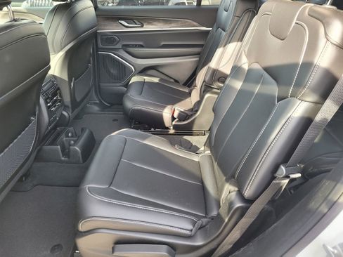 New 2026 Jeep Grand Cherokee L Limited w/ Limited Altitude Package AWD/4WD image 8