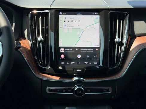 Certified 2024 Volvo XC60 T8 Plus AWD/4WD image 15