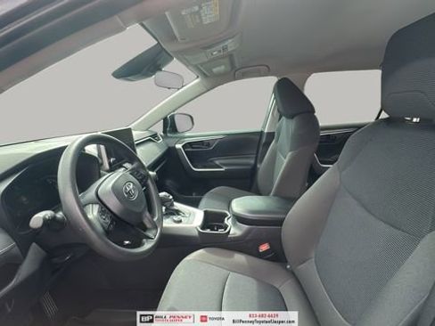 Used 2024 Toyota RAV4 LE image 11