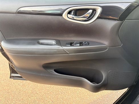 Used 2019 Nissan Sentra SV image 18