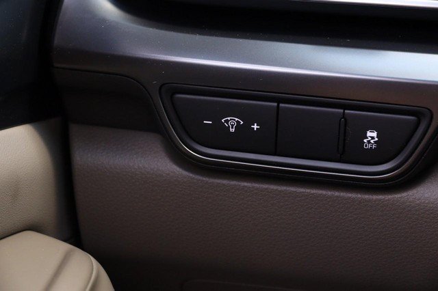 Used 2025 Kia Carnival FWD image 22