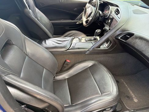 Used 2017 Chevrolet Corvette Stingray Coupe w/ 1LT RWD image 11
