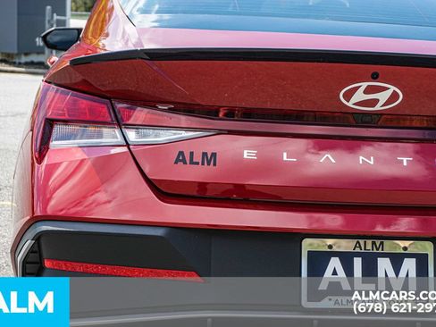 Used 2025 Hyundai Elantra Sport FWD image 12