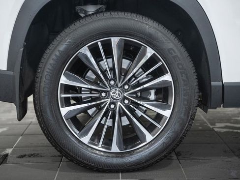 Used 2025 Toyota Grand Highlander AWD Hybrid image 20