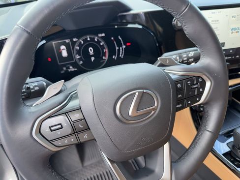 Used 2025 Lexus NX 250 FWD w/ Accessory Package (Z1) image 15