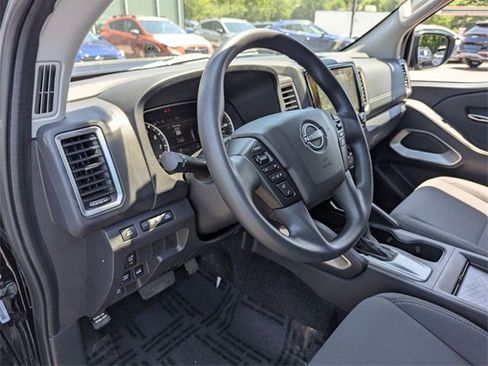 Used 2022 Nissan Frontier SV w/ Technology Package image 7
