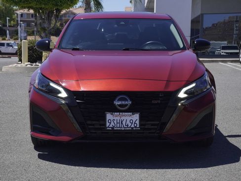 Used 2023 Nissan Altima 2.0 SR FWD image 9