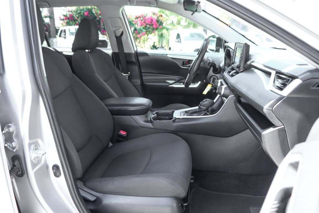 Used 2021 Toyota RAV4 LE FWD image 34