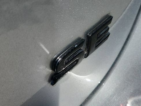 Used 2024 Toyota Camry SE FWD image 14