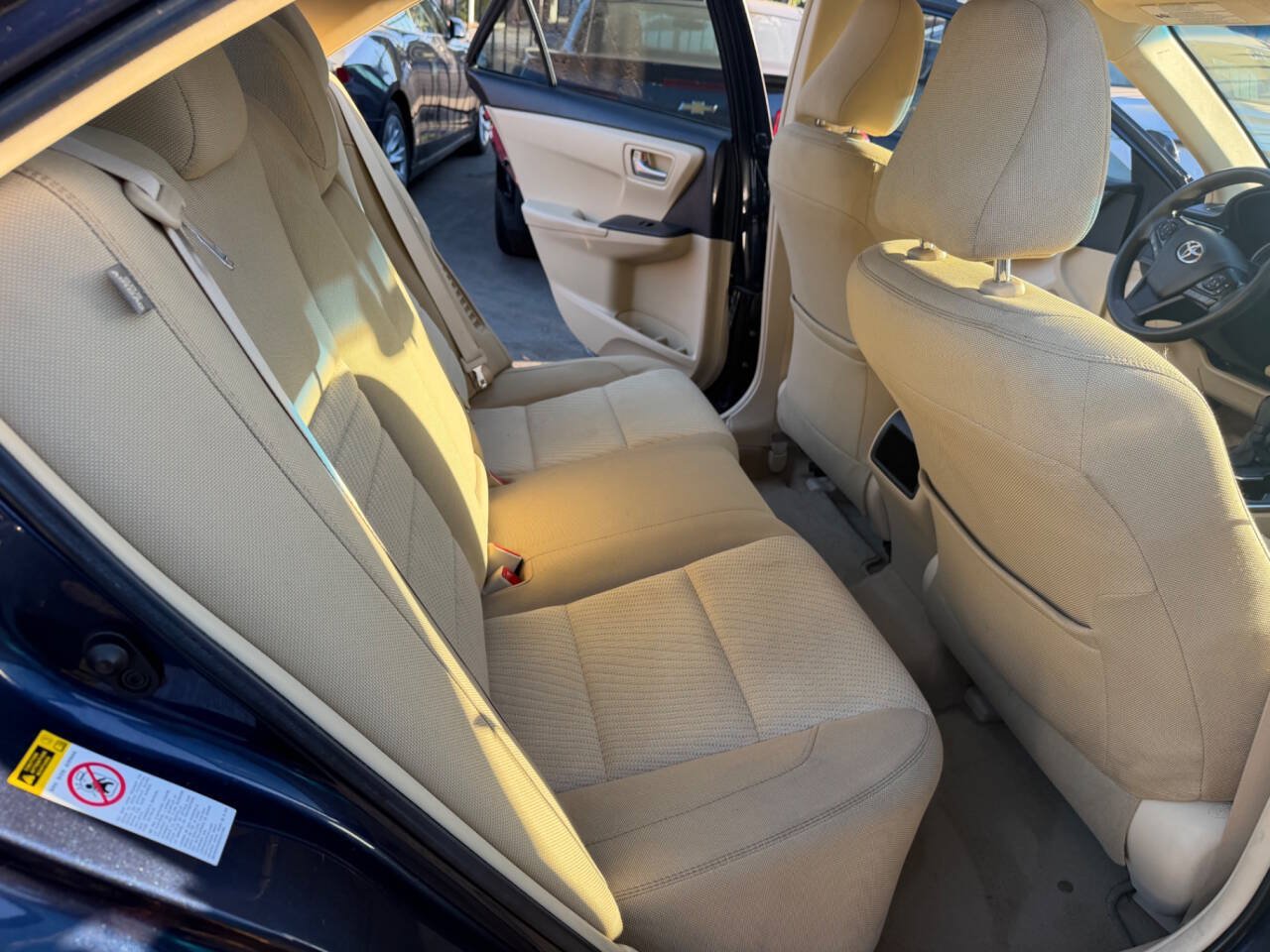 Used 2015 Toyota Camry LE FWD image 12