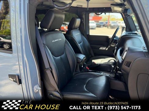 Used 2015 Jeep Wrangler Unlimited Rubicon w/ Dual Top Group AWD/4WD image 21