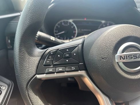 Certified 2023 Nissan Sentra SV FWD image 14