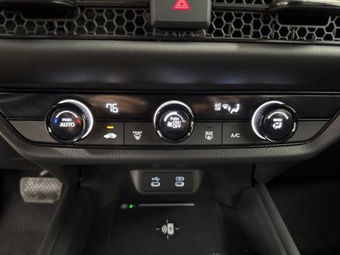 Certified 2026 Honda HR-V LX image 33