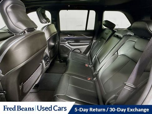 Used 2023 Jeep Grand Cherokee Overland w/ Luxury Tech Group IV AWD/4WD image 28