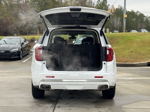 Used 2023 GMC Acadia Denali image 16