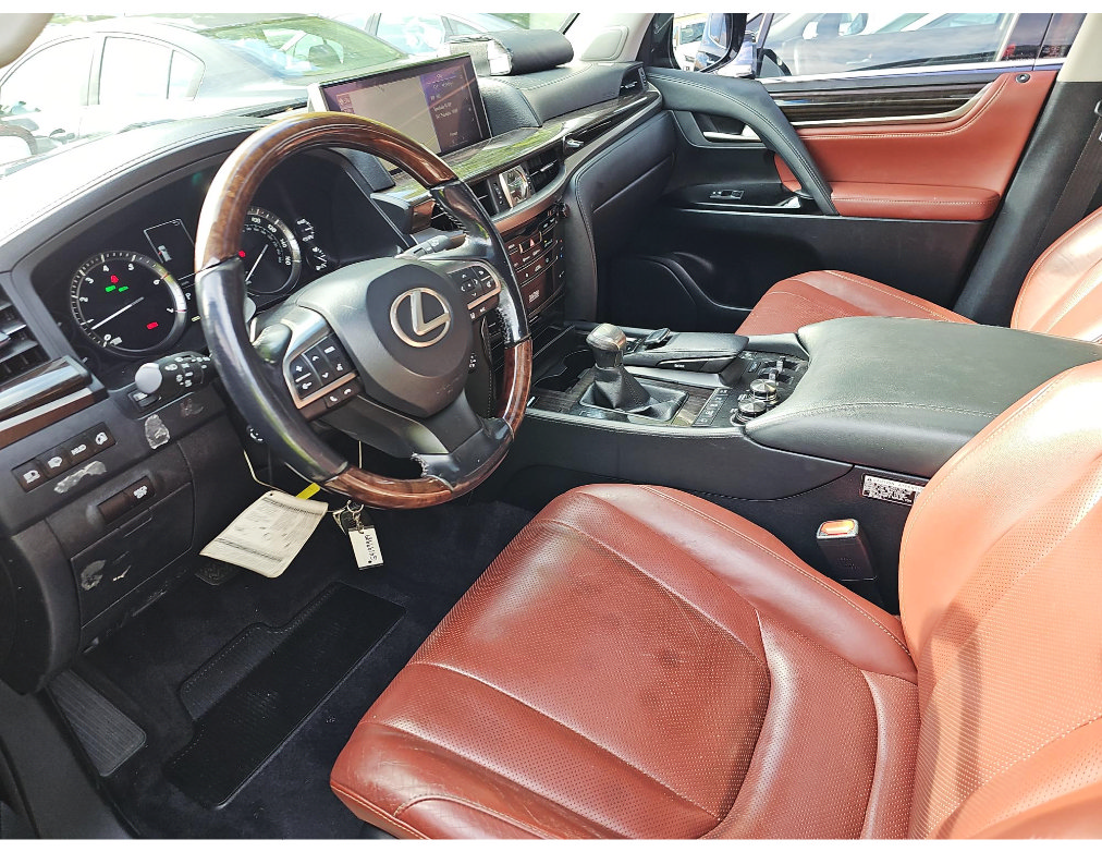 Used 2016 Lexus LX 570 4WD w/ Luxury Package image 5