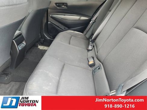Used 2025 Toyota Corolla LE FWD image 29