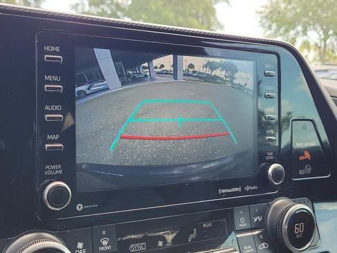 Used 2022 Toyota Highlander XSE FWD image 34