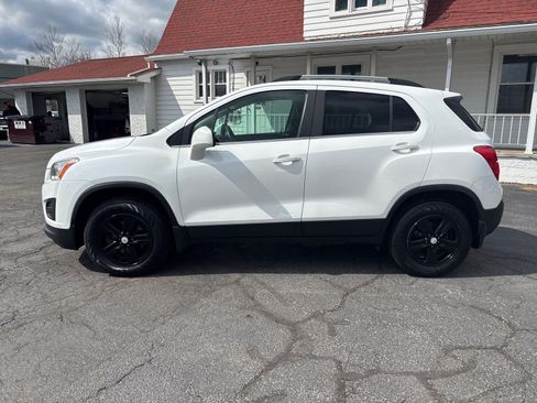 Used 2016 Chevrolet Trax LT w/ LT Convenience Package AWD/4WD image 4