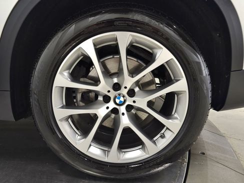Used 2021 BMW X5 xDrive40i w/ Premium Package AWD/4WD image 12