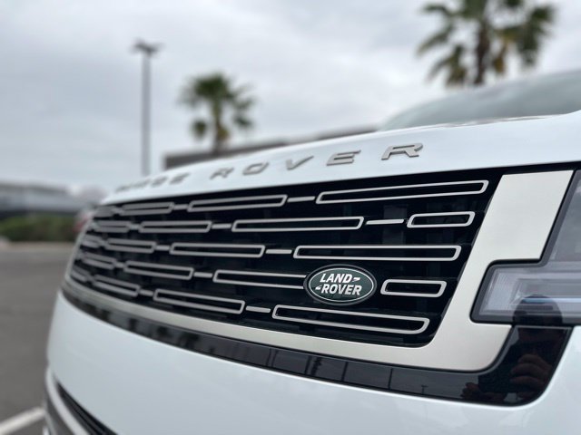 New 2026 Land Rover Range Rover SE AWD/4WD image 3