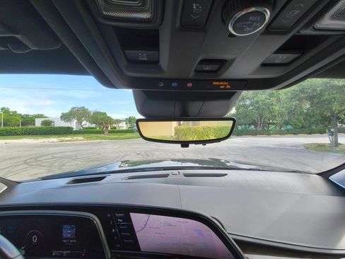 Used 2021 Cadillac Escalade Premium Luxury Platinum AWD/4WD image 28