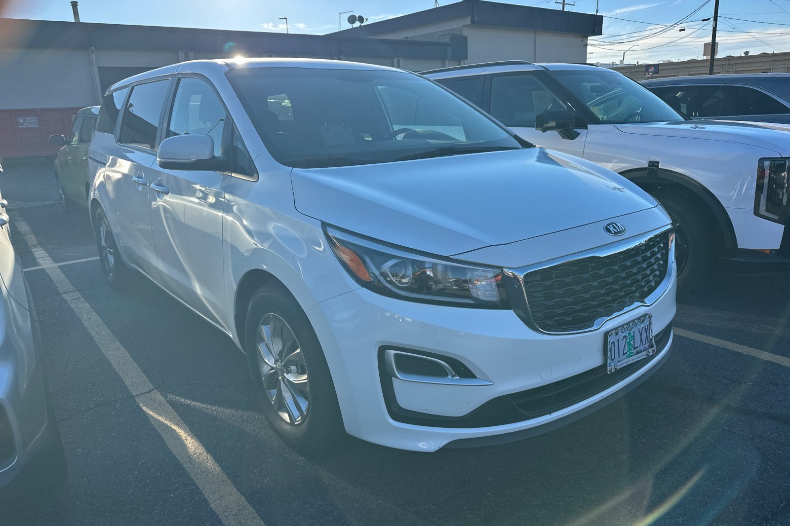 Used 2020 Kia Sedona LX FWD image 2