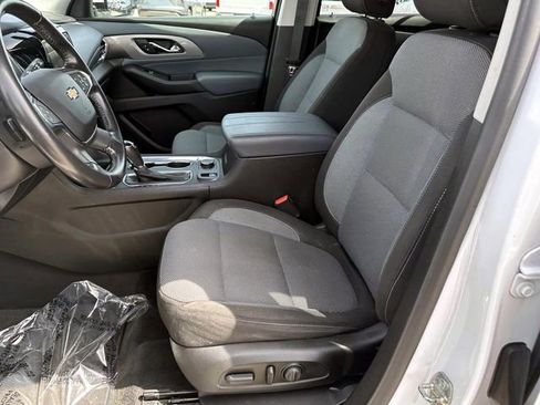 Used 2019 Chevrolet Traverse LT FWD image 18
