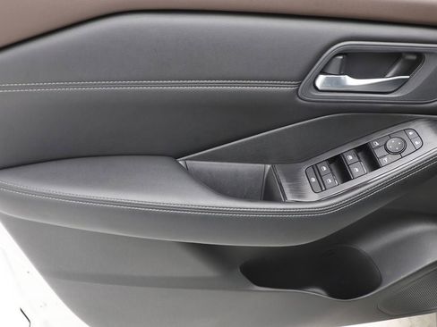 Used 2023 Nissan Rogue SV w/ SV Premium Package image 15