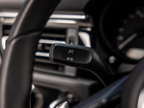 Certified 2025 Porsche Macan image 41