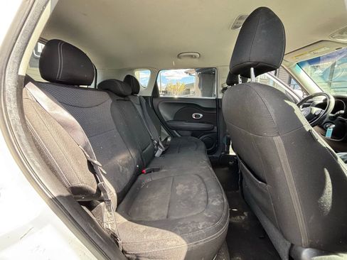 Used 2017 Kia Soul + image 14