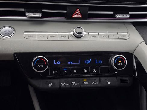 Used 2025 Hyundai Elantra Limited w/ Cargo Package image 20