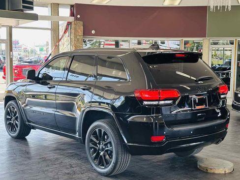 Used 2021 Jeep Grand Cherokee Laredo X AWD/4WD image 15
