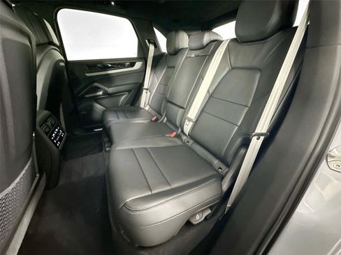 Certified 2026 Porsche Cayenne Coupe AWD/4WD image 26