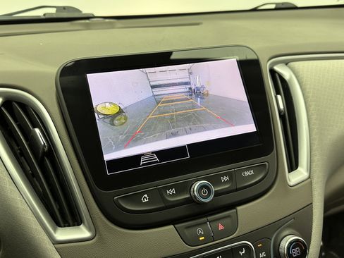 Used 2023 Chevrolet Malibu LT image 17