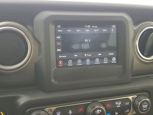 Used 2020 Jeep Wrangler Unlimited Rubicon w/ Safety Group AWD/4WD image 28