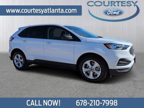 Certified 2024 Ford Edge SE image 1