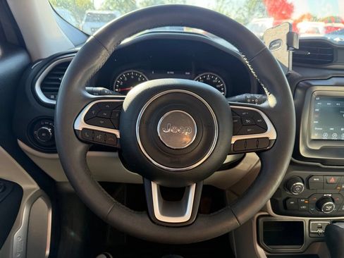 Used 2021 Jeep Renegade Latitude FWD image 13