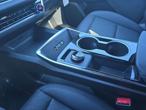 New 2026 Chevrolet Equinox LT w/ Convenience Package II image 25