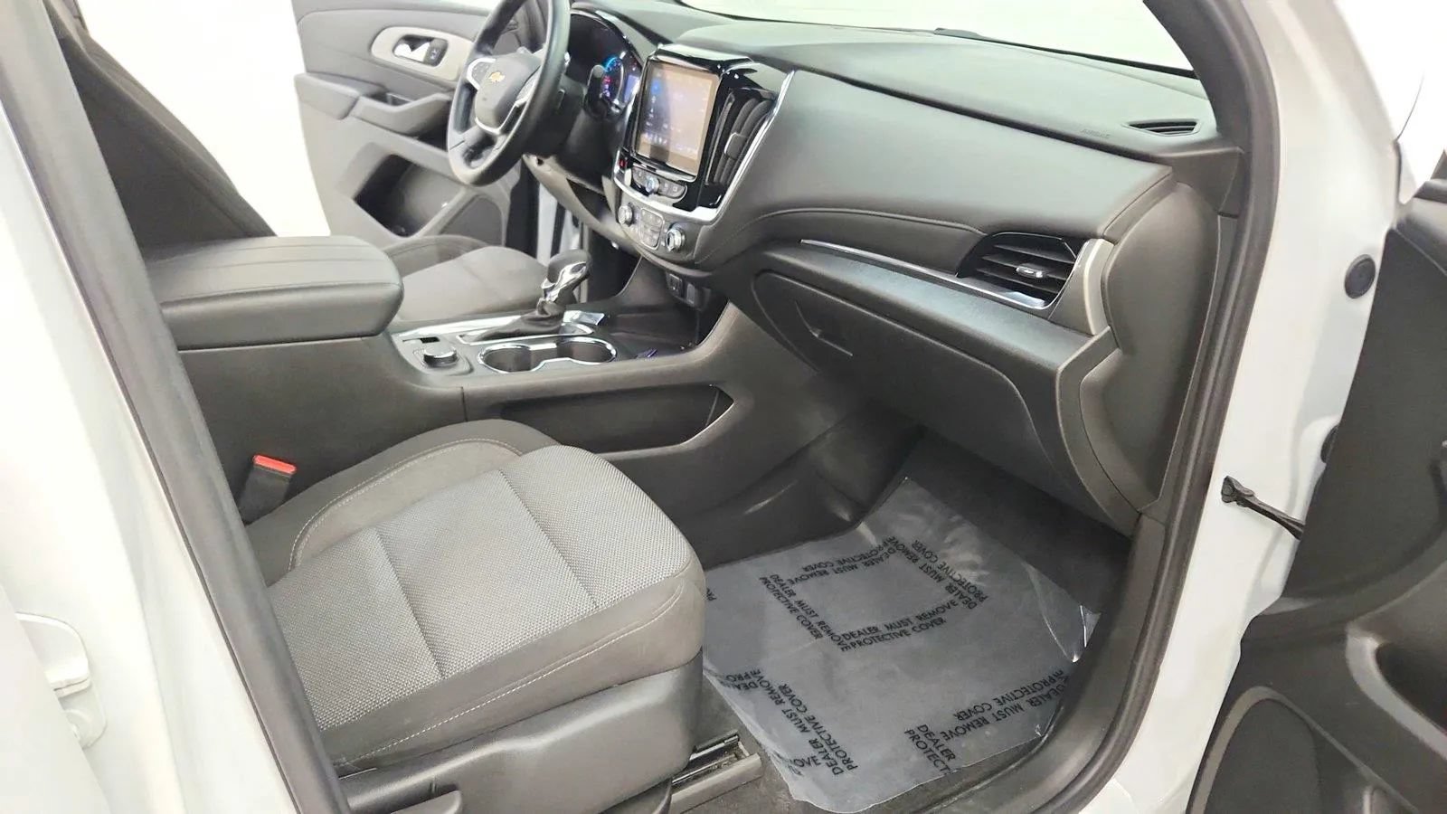 Used 2023 Chevrolet Traverse LT FWD image 28