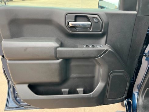 Used 2021 Chevrolet Silverado 1500 Custom Trail Boss w/ LPO, Dark Essentials Package image 15