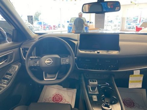 New 2026 Nissan Rogue Platinum w/ Platinum Premium Package image 14