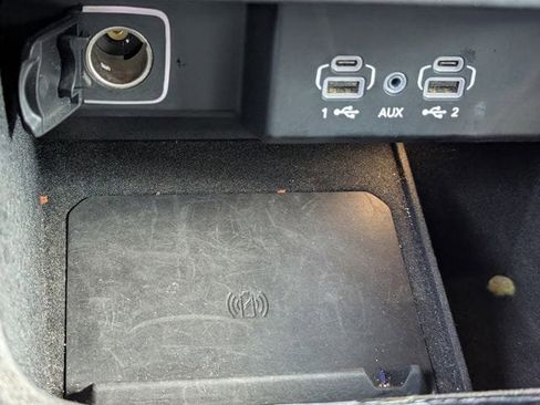 Used 2024 Jeep Wagoneer L Series II RWD image 16